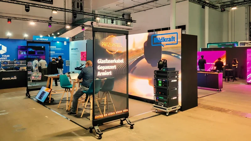Transparant LED-scherm veur winkelfronte
