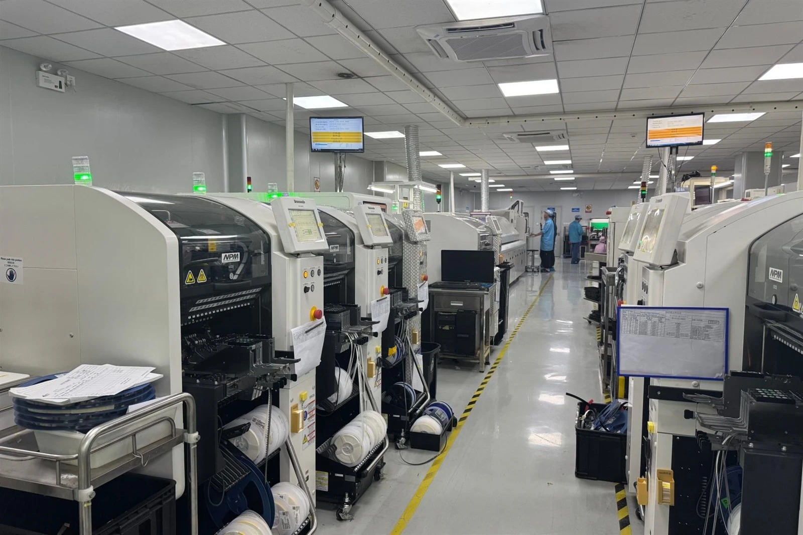 Our Journey: From Traditional Store Fixtures to Electronic Shelf Labels Our Journey: From Traditional Store Fixtures to Electronic Shelf Labels